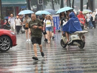 成都这几日仍有小雨 小暑天气很凉爽