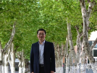 卓越广中 精彩故事 | 陪伴学生物理之路的“良君”益友