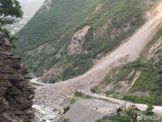 国道213线茂县段终于抢通 目前只准救灾车通行