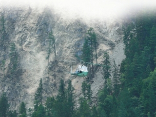 余震中 直升机强降孤岛