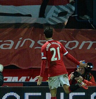 曼联小鲜肉球衣背后为何印全名?