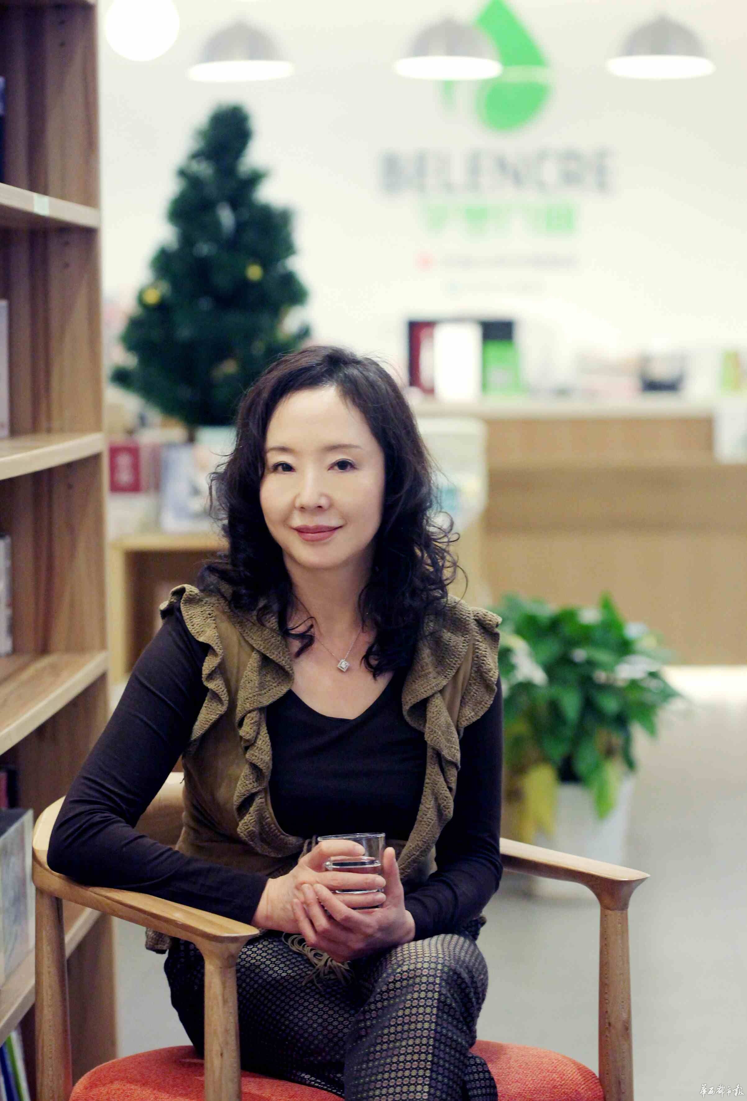 严歌苓再出新作聚焦爱情故事