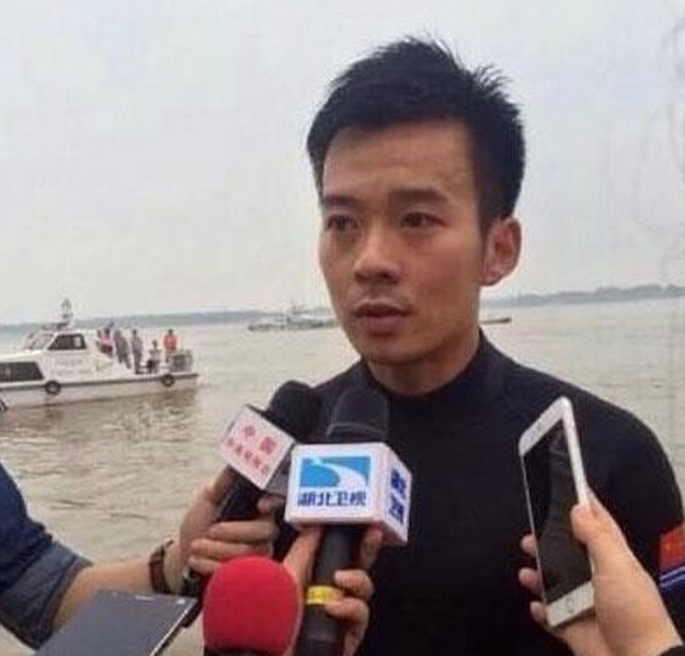 潜水员官东火线荣立一等功