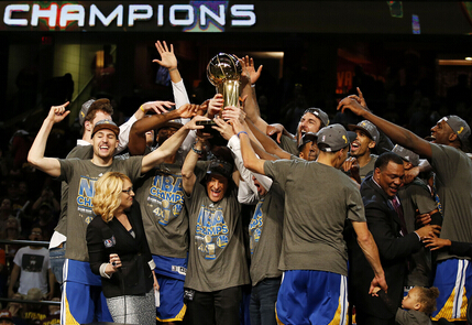 勇士大比分4-2战胜骑士 时隔40年再夺冠