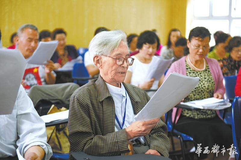 老年大学有多俏?8旬母亲临终嘱托:学籍给女儿