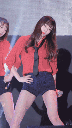 12月4日新闻龙门阵:女子行骗被抓警局内秀