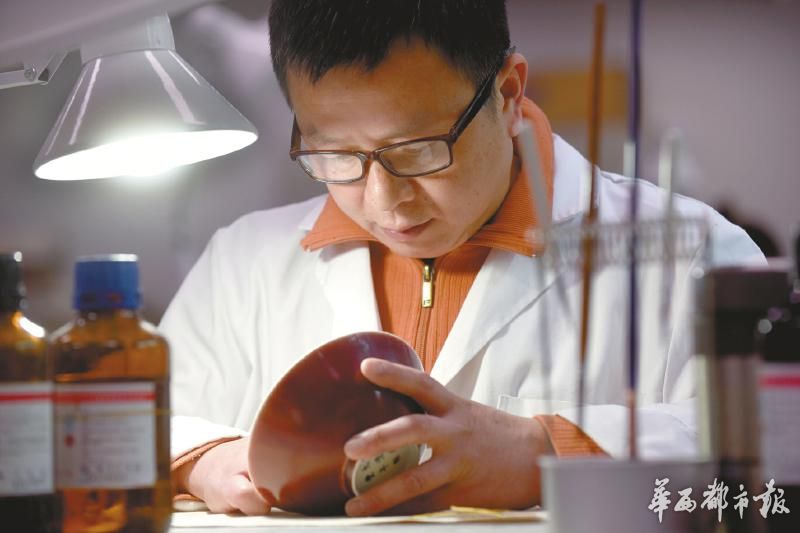 走近成都文物修复师：做这行会上瘾 已把修复当成修行