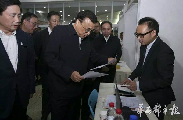 30年来李克强第三次到川大，他最关注啥？