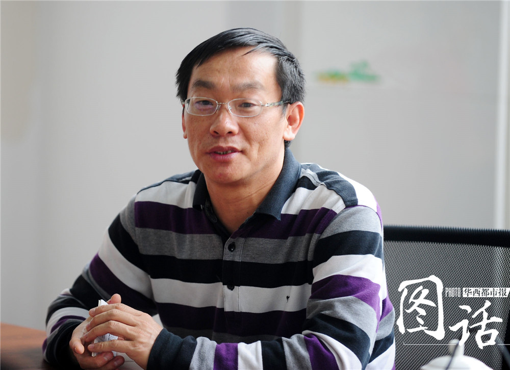 和总理“切磋”羽毛球机器人火了 每台卖40万订单排到年底