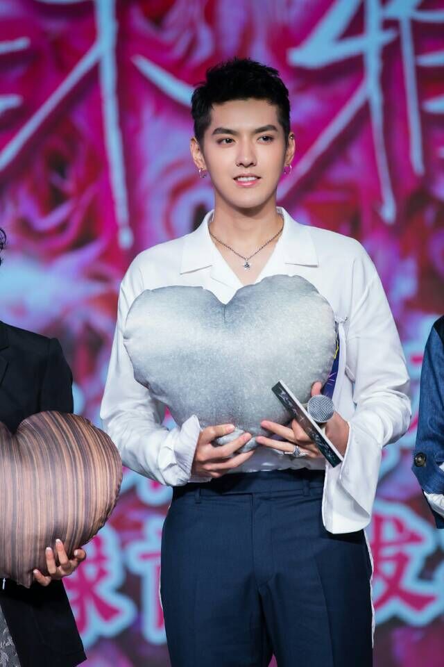 《夏有乔木》首映 吴亦凡演技获编剧导演盛赞