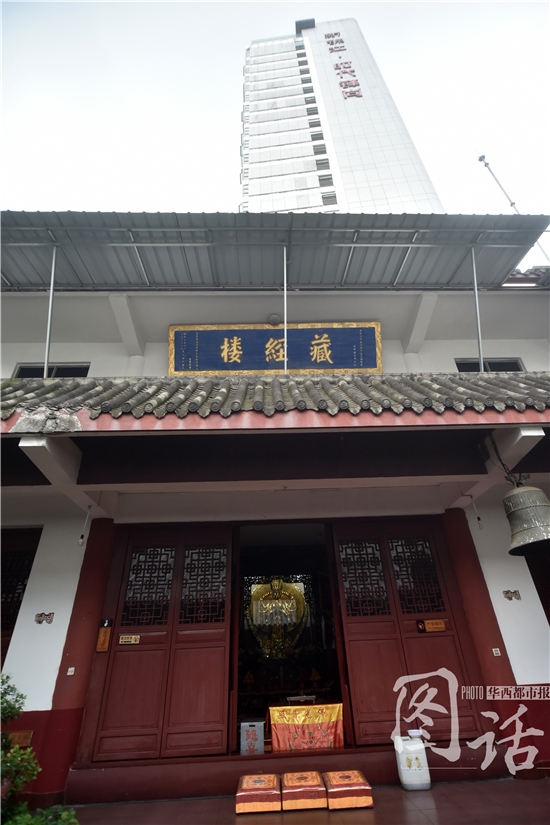 藏身闹市的百年古庙