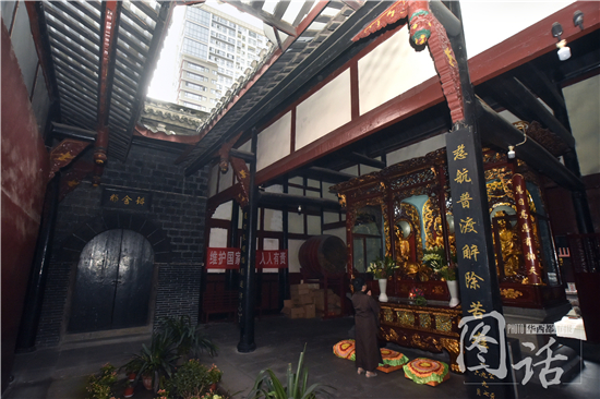 藏身闹市的百年古庙