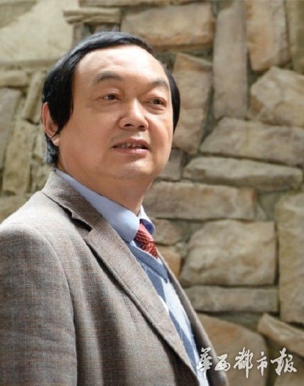 刘邦后裔刘艺新书首发 收录212幅书画作品