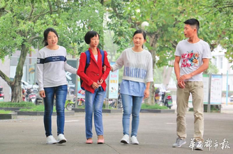 宜宾“多骨女孩”骨头不再疯长 到职校报到