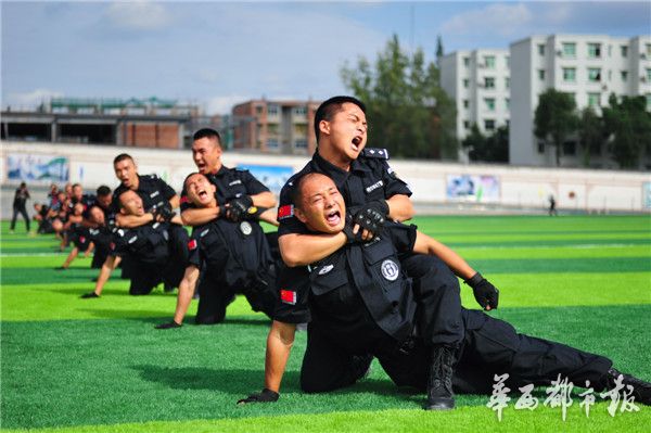 现场射击、擒拿歹徒……四川戒毒系统大比武