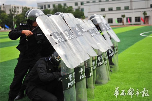 现场射击、擒拿歹徒……四川戒毒系统大比武