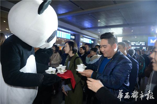 成都旅游局党组书记说陕西话揽客: 来吧,西安的