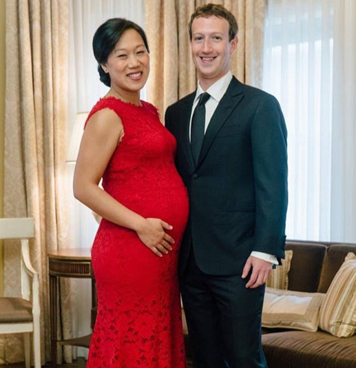 扎克第一时间在自己的facebook上分享了妻子怀孕的消息,"我和普莉希拉