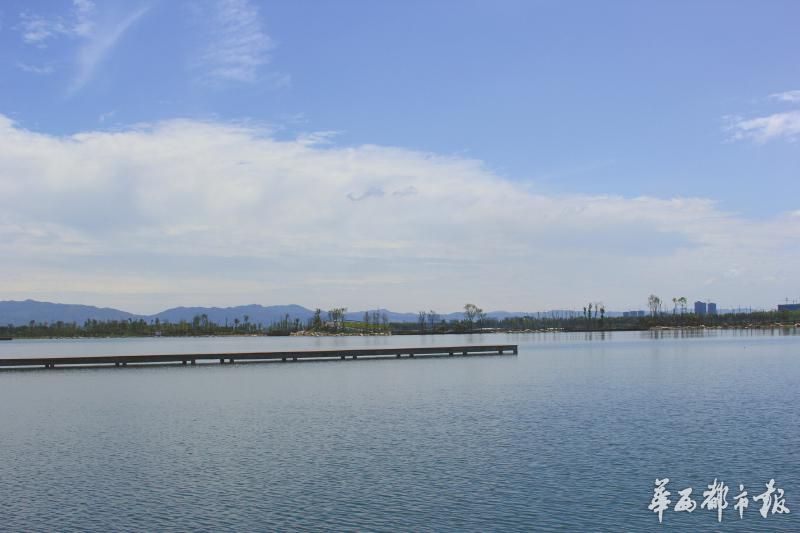 每日更新 正文官仓镇位于金堂县城北十公里外,与德阳,广汉交界,素称"