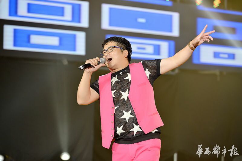 川籍歌手李文华重庆举办个人演唱会