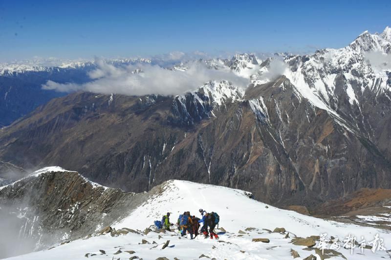 驴友四姑娘山遇险身亡 省登协:未报备属违规登山