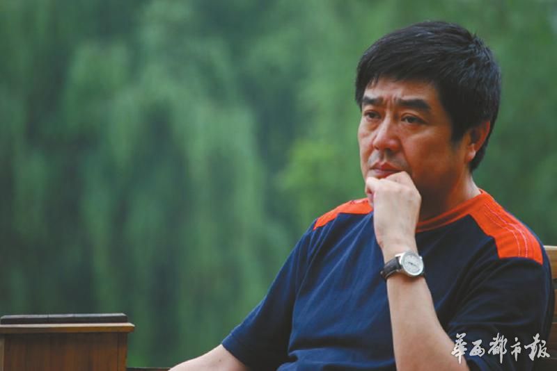 《青年作家》杂志主编,著名诗人梁平.