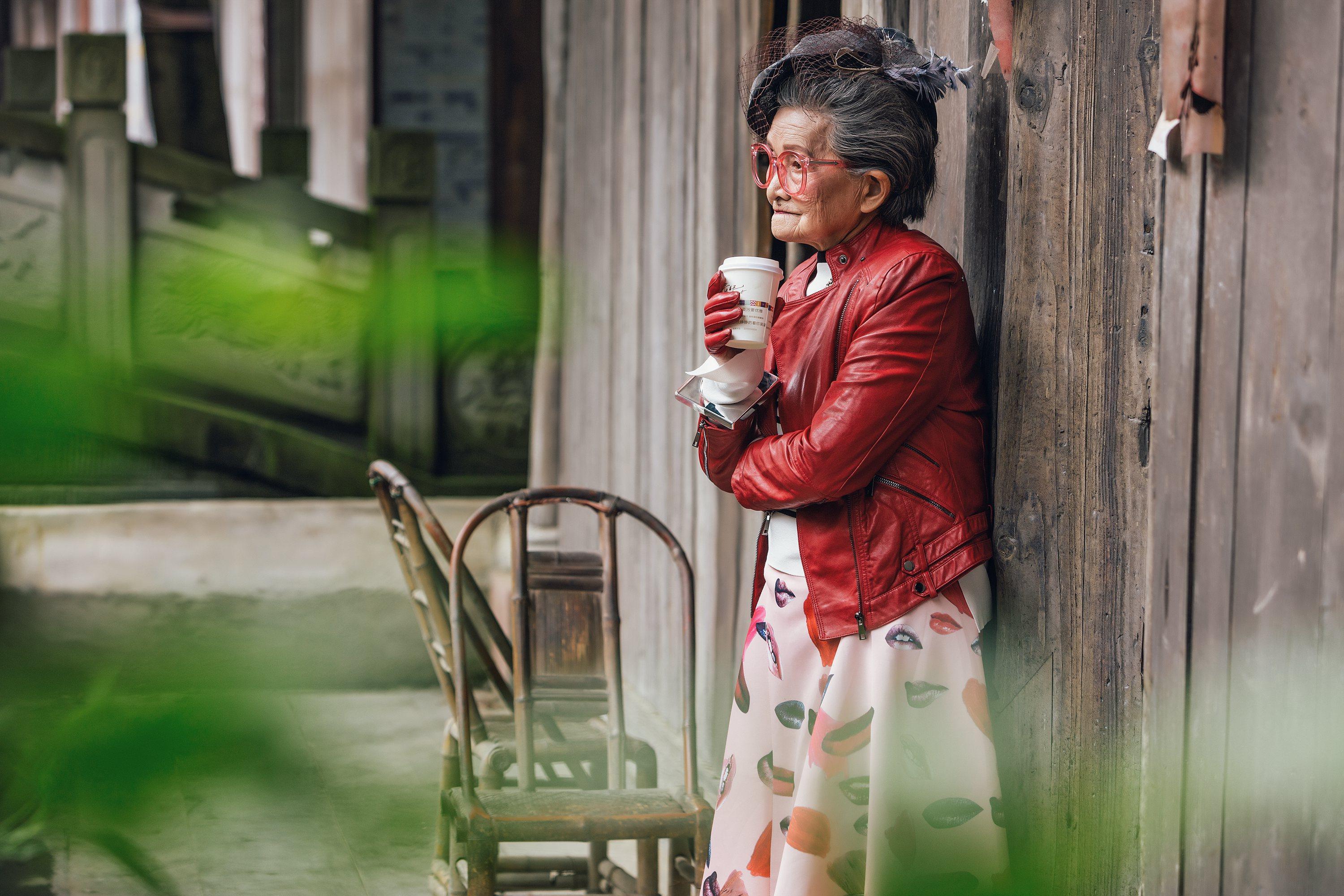 厉害了我的爷爷奶奶!彭州"90后"老人拍照走红网络