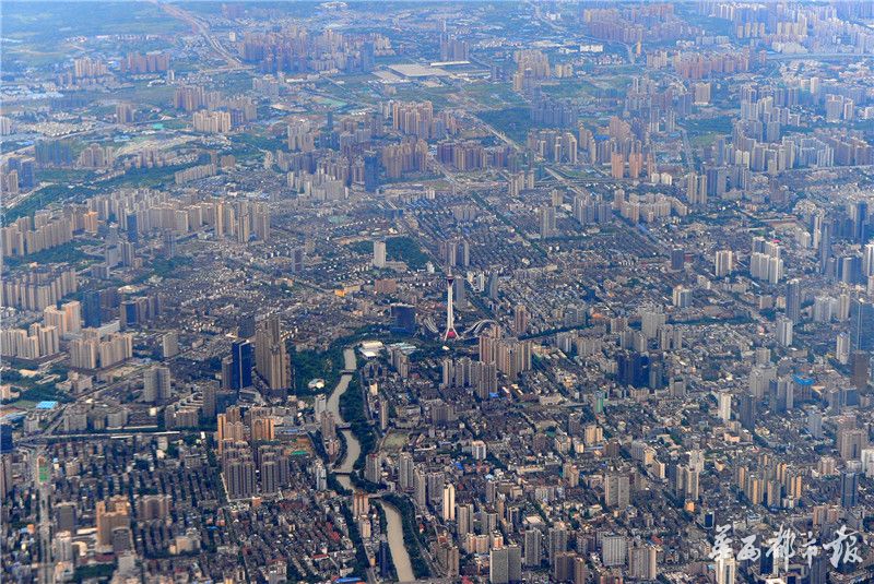 航拍成都城市新风系统通道