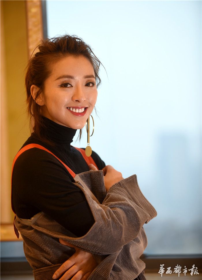 回家乡成都宣传《这就是命》黄小蕾:角色用女儿的名字能缓解思念